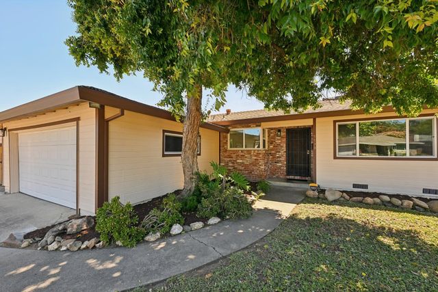 5530 Claiborne Way, Orangevale, CA 95662