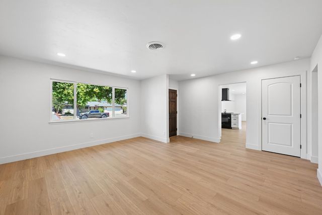 5530 Claiborne Way, Orangevale, CA 95662