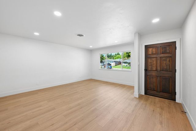 5530 Claiborne Way, Orangevale, CA 95662