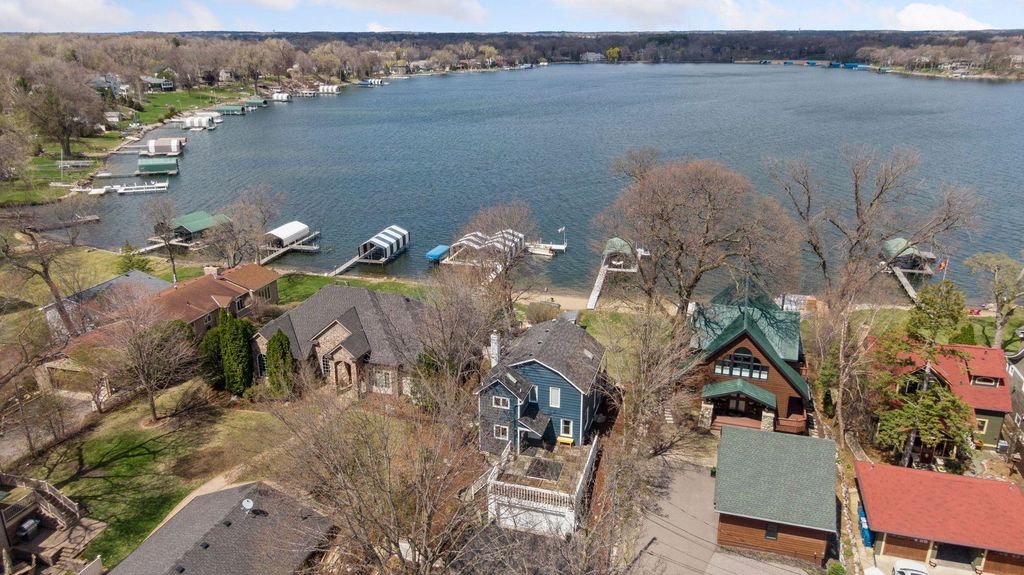 10 Woodlane Street, Tonka Bay, MN 55331