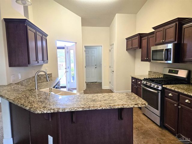 6774 Gettysburg Blvd, Bagdad, FL 32530