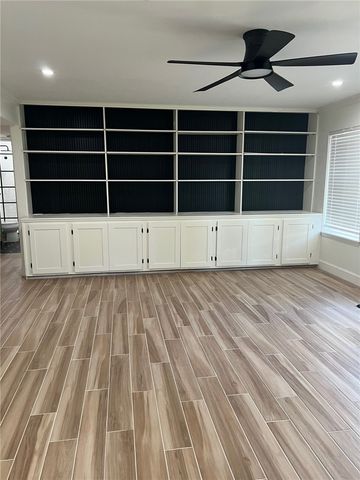 119 San Saba Dr, Portland, TX 78374