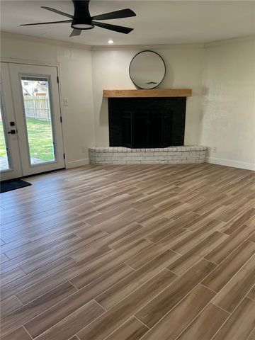 119 San Saba Dr, Portland, TX 78374