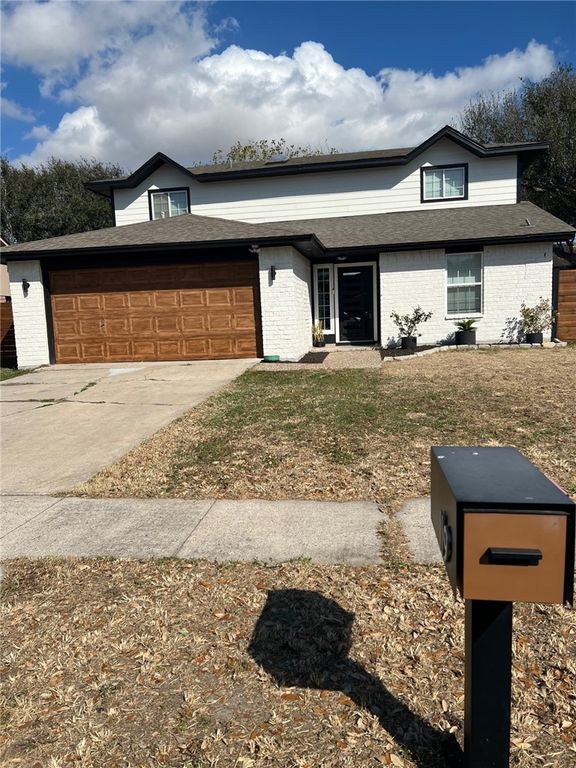 119 San Saba Dr, Portland, TX 78374