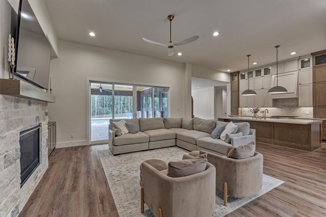 8616 Grand Lake Estates Drive, Montgomery, TX 77316