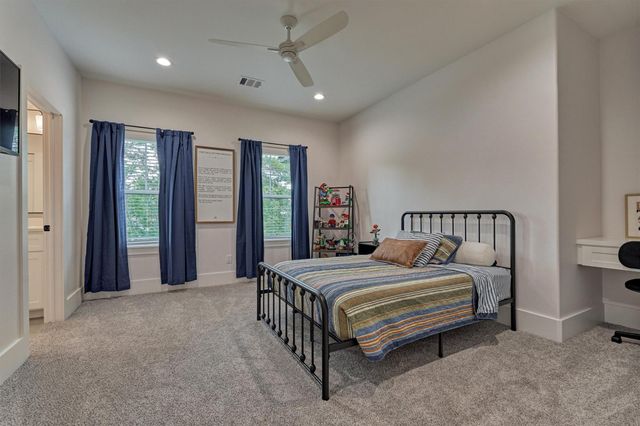8616 Grand Lake Estates Drive, Montgomery, TX 77316