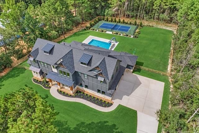 8616 Grand Lake Estates Drive, Montgomery, TX 77316