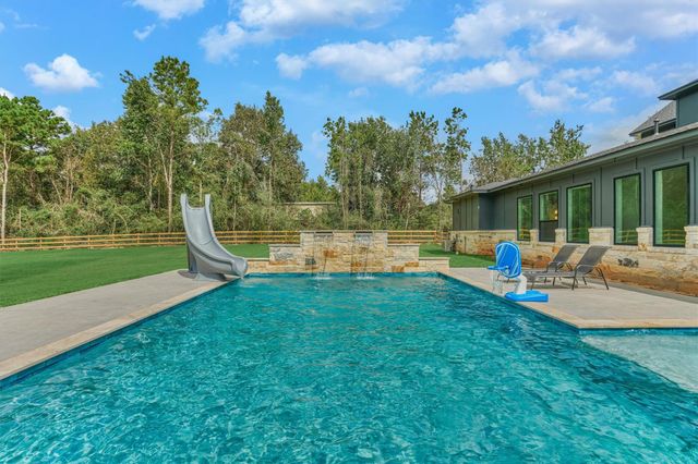 8616 Grand Lake Estates Drive, Montgomery, TX 77316
