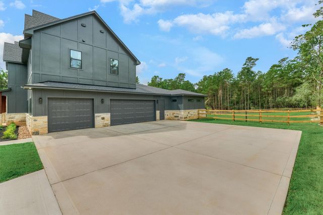 8616 Grand Lake Estates Drive, Montgomery, TX 77316