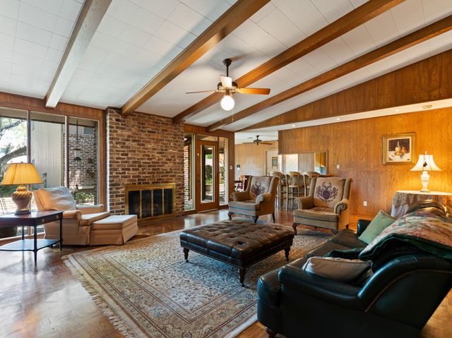 2721 Oak Drive, Bay City, TX 77414