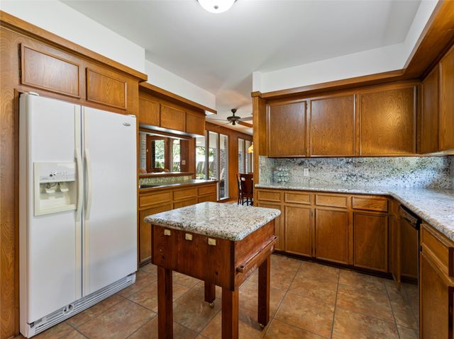 2721 Oak Drive, Bay City, TX 77414