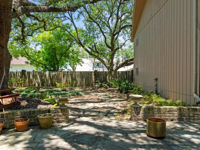 2721 Oak Drive, Bay City, TX 77414