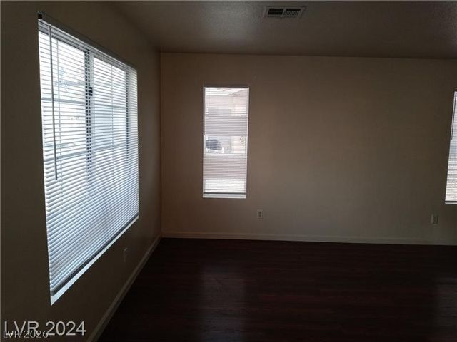 70 Belle Essence Avenue, Las Vegas, NV 89123