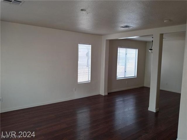 70 Belle Essence Avenue, Las Vegas, NV 89123