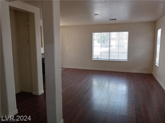 70 Belle Essence Avenue, Las Vegas, NV 89123
