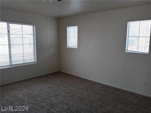 70 Belle Essence Avenue, Las Vegas, NV 89123