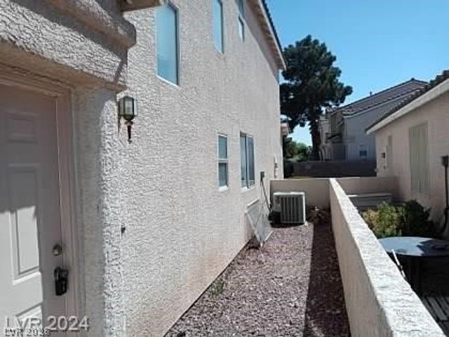 70 Belle Essence Avenue, Las Vegas, NV 89123