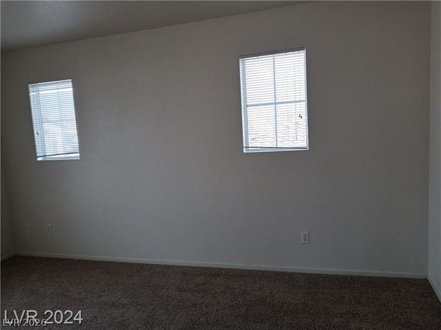 70 Belle Essence Avenue, Las Vegas, NV 89123