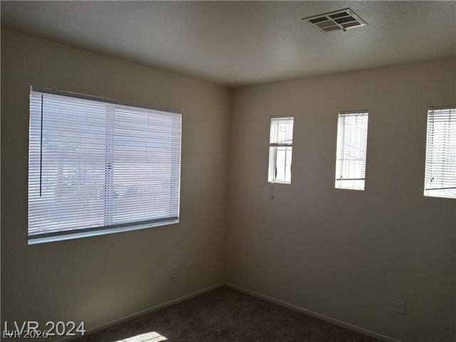70 Belle Essence Avenue, Las Vegas, NV 89123