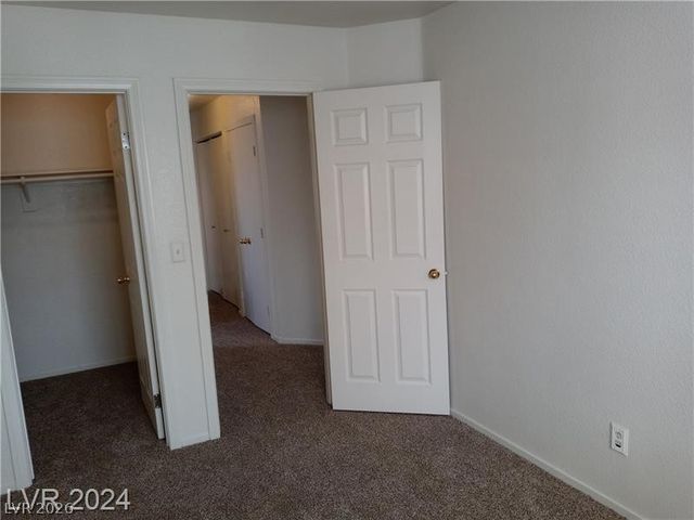70 Belle Essence Avenue, Las Vegas, NV 89123