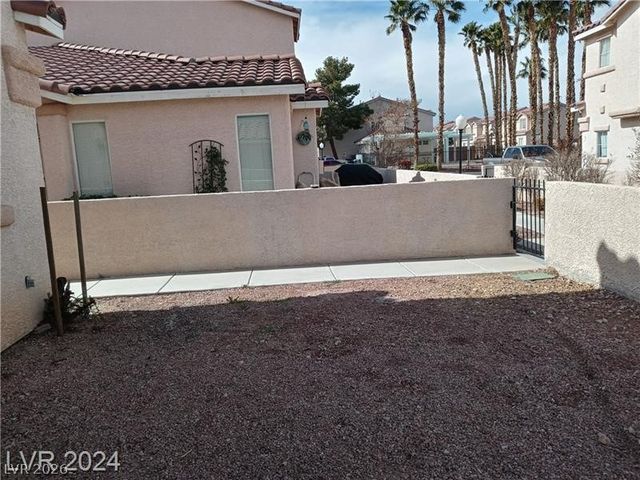 70 Belle Essence Avenue, Las Vegas, NV 89123