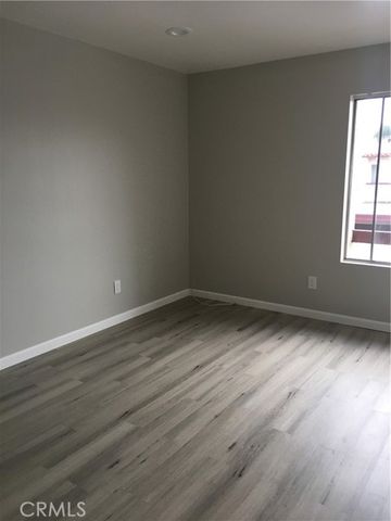 700 W La Veta Avenue G8, Orange, CA 92868