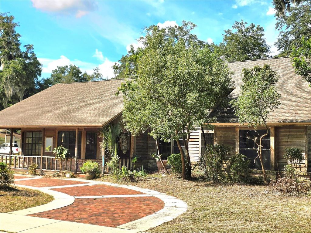 Image 11 of property listing at 4231 TALL TREE DRIVE, Orlando, FL 32810