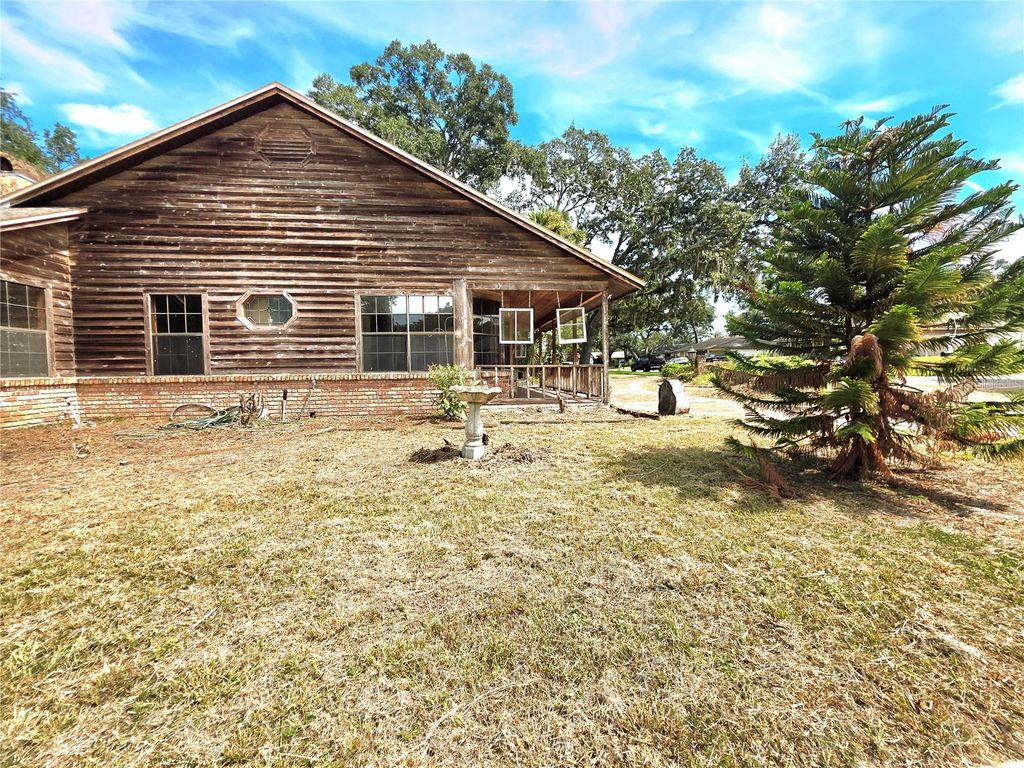 Image 14 of property listing at 4231 TALL TREE DRIVE, Orlando, FL 32810