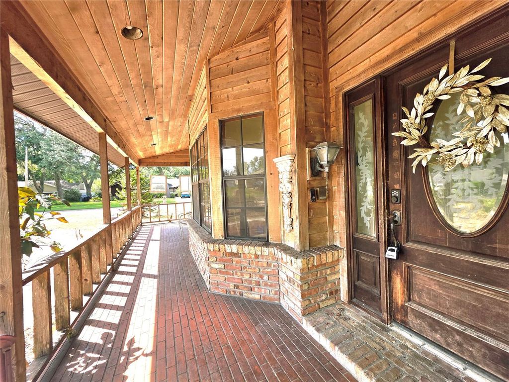 Image 20 of property listing at 4231 TALL TREE DRIVE, Orlando, FL 32810