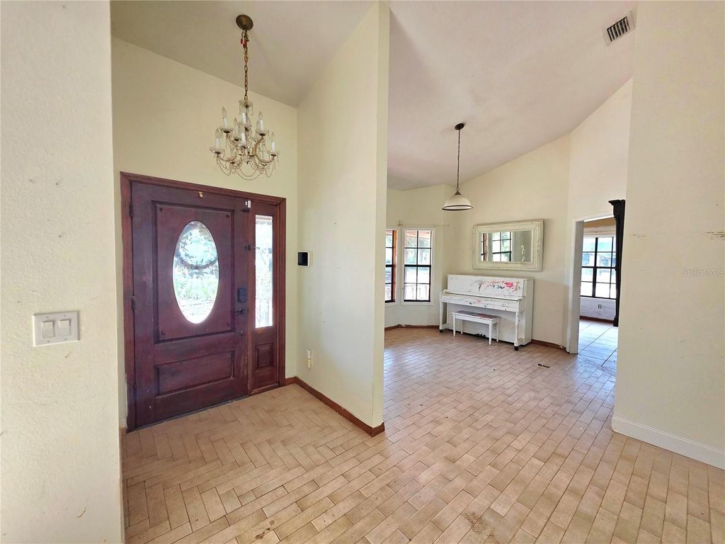 Image 23 of property listing at 4231 TALL TREE DRIVE, Orlando, FL 32810