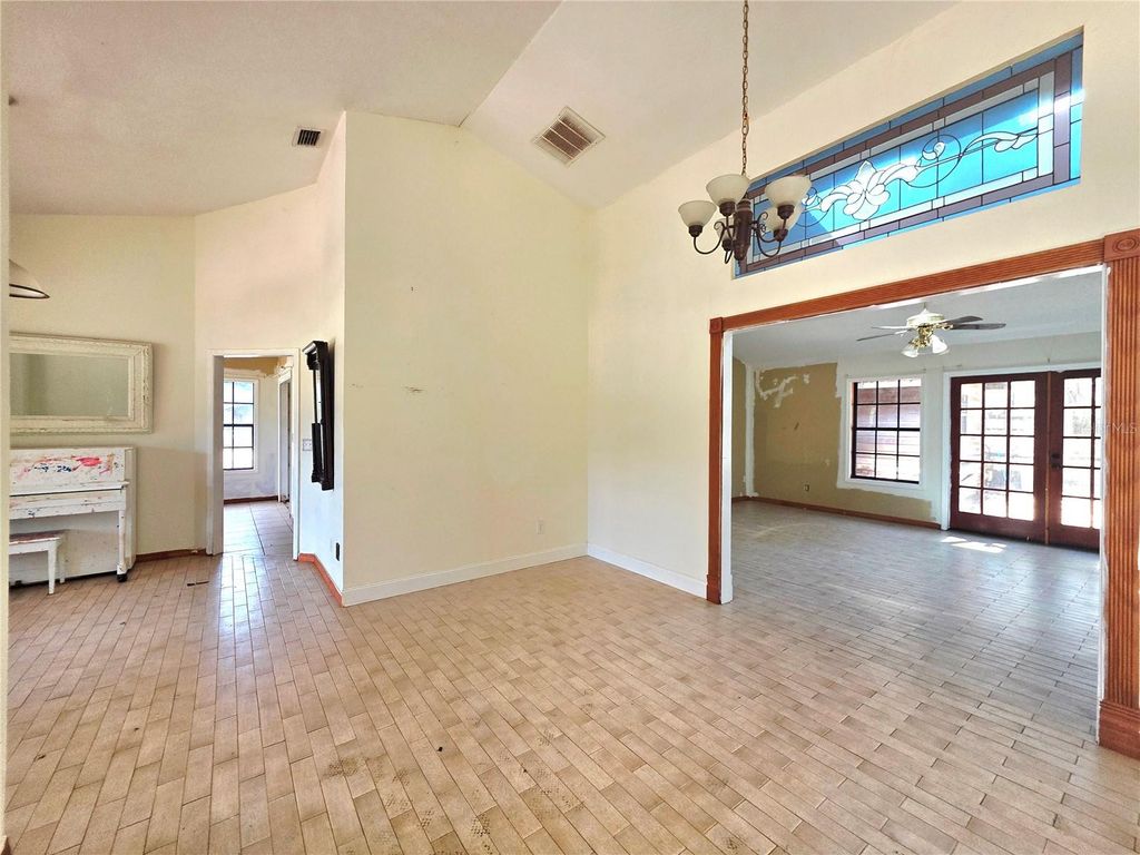 Image 24 of property listing at 4231 TALL TREE DRIVE, Orlando, FL 32810