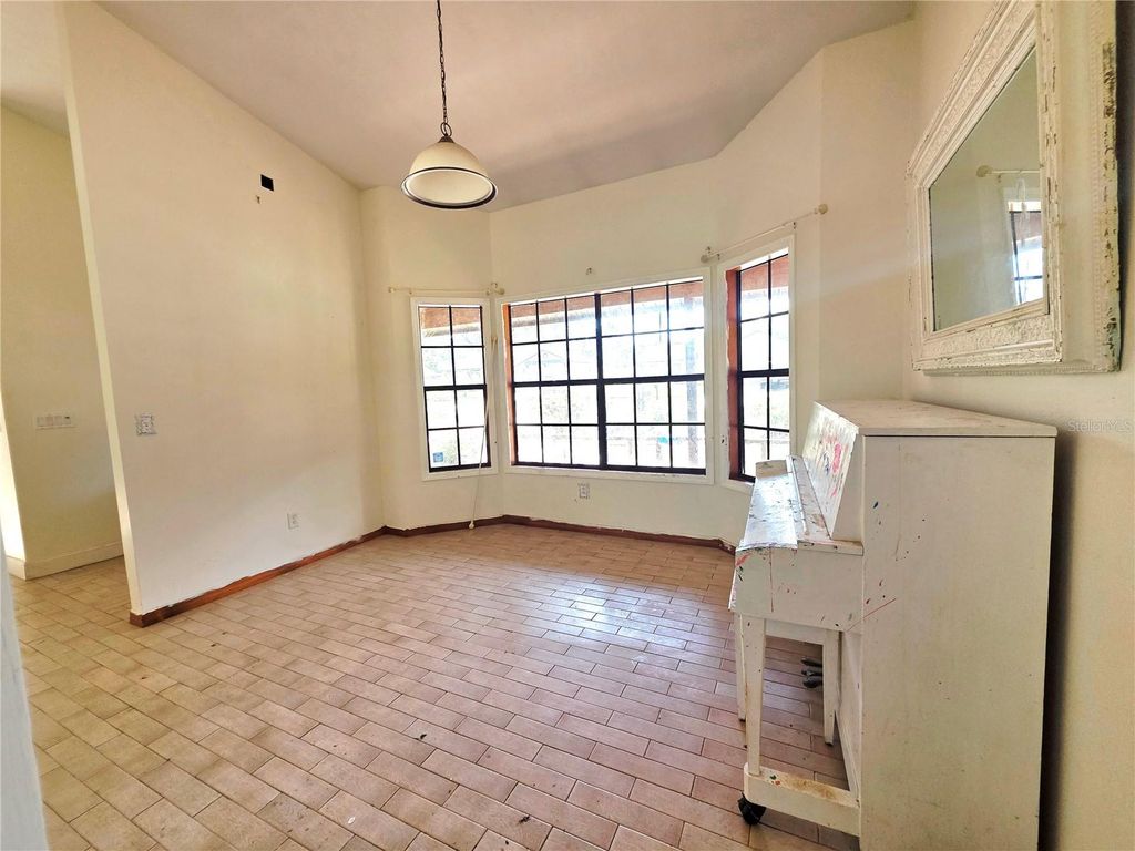 Image 27 of property listing at 4231 TALL TREE DRIVE, Orlando, FL 32810