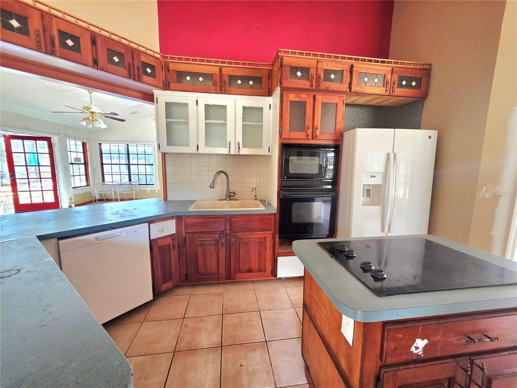 Image 34 of property listing at 4231 TALL TREE DRIVE, Orlando, FL 32810