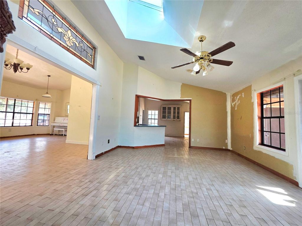 Image 43 of property listing at 4231 TALL TREE DRIVE, Orlando, FL 32810