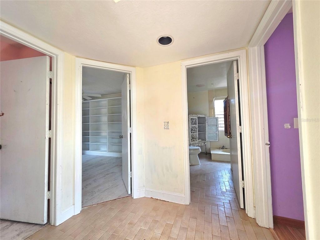 Image 49 of property listing at 4231 TALL TREE DRIVE, Orlando, FL 32810