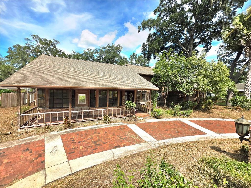 Image 6 of property listing at 4231 TALL TREE DRIVE, Orlando, FL 32810