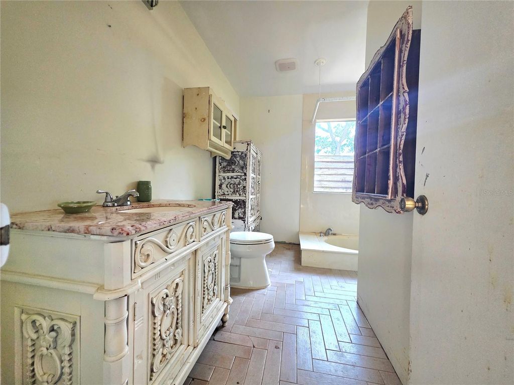 Image 60 of property listing at 4231 TALL TREE DRIVE, Orlando, FL 32810