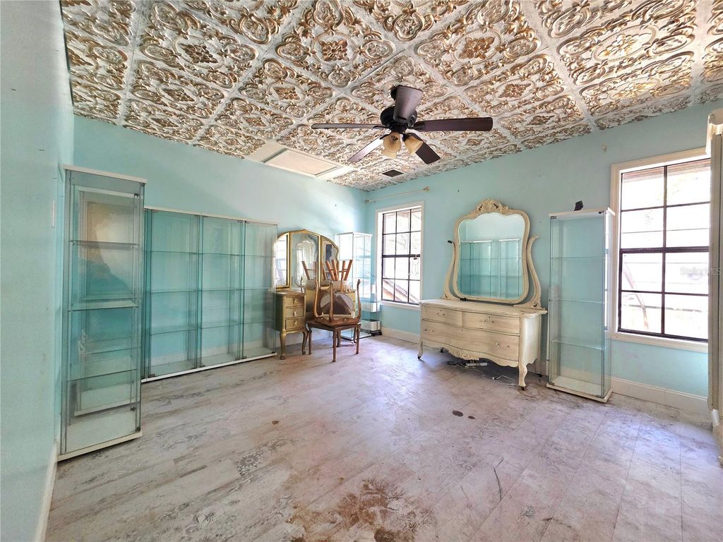 Image 62 of property listing at 4231 TALL TREE DRIVE, Orlando, FL 32810