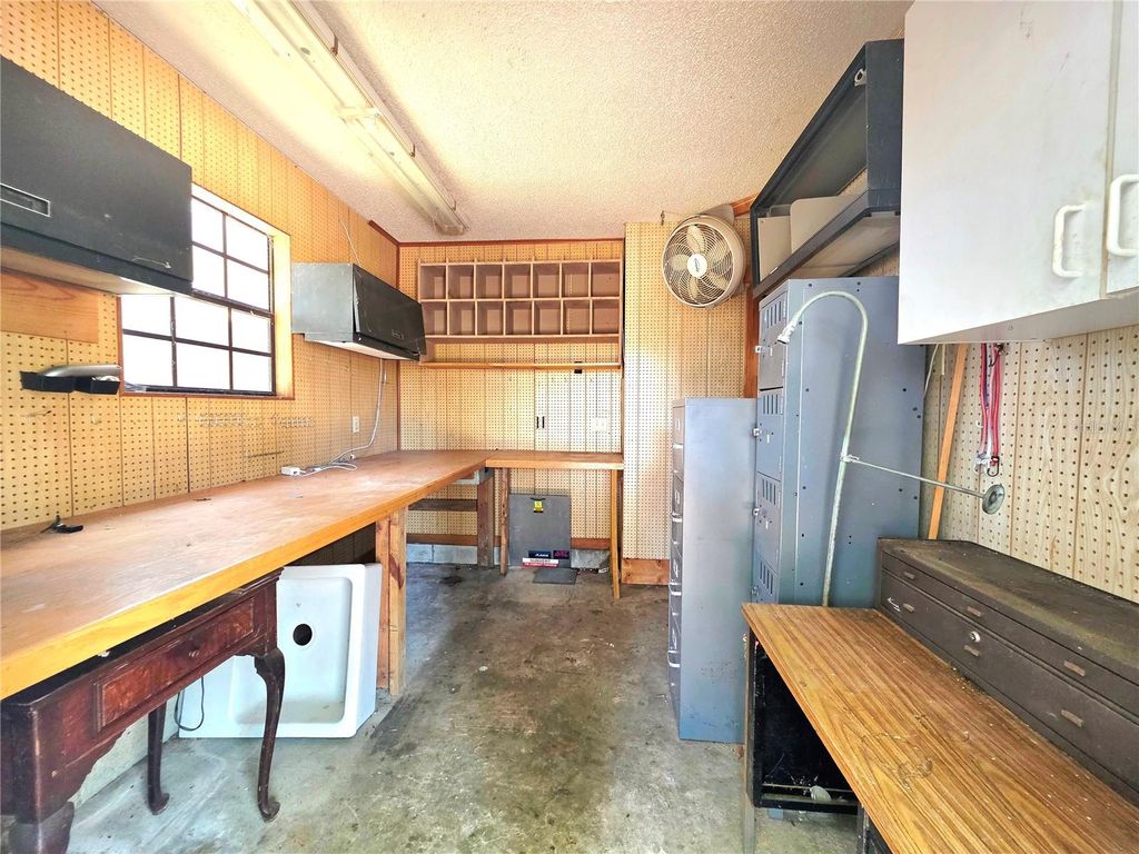 Image 81 of property listing at 4231 TALL TREE DRIVE, Orlando, FL 32810