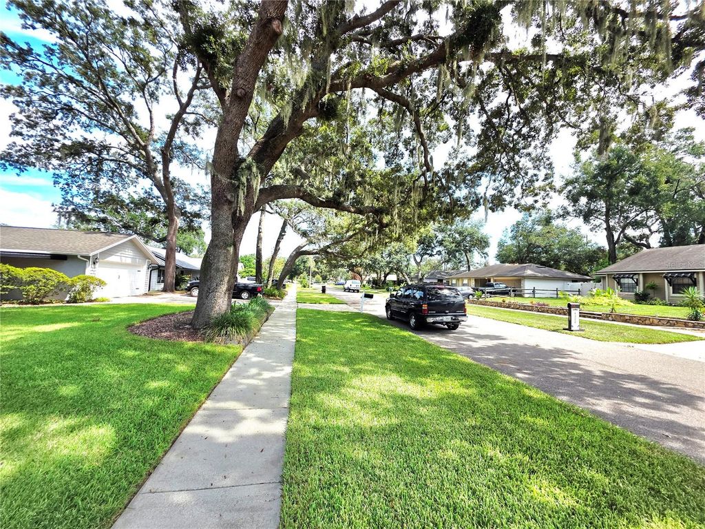 Image 83 of property listing at 4231 TALL TREE DRIVE, Orlando, FL 32810