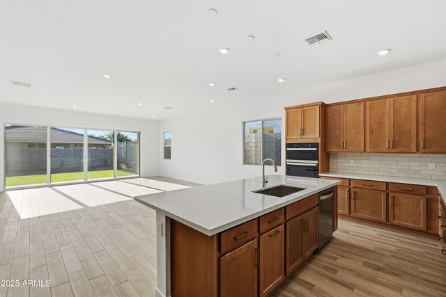 21461 W MEADOWBROOK Avenue, Buckeye, AZ 85396