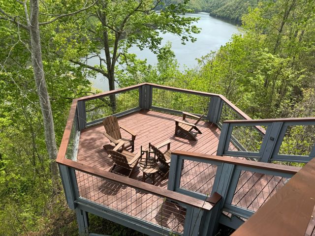 220 Summit Pointe Lane, Smithville, TN 37166