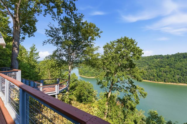 220 Summit Pointe Lane, Smithville, TN 37166