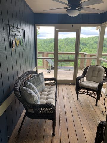 220 Summit Pointe Lane, Smithville, TN 37166
