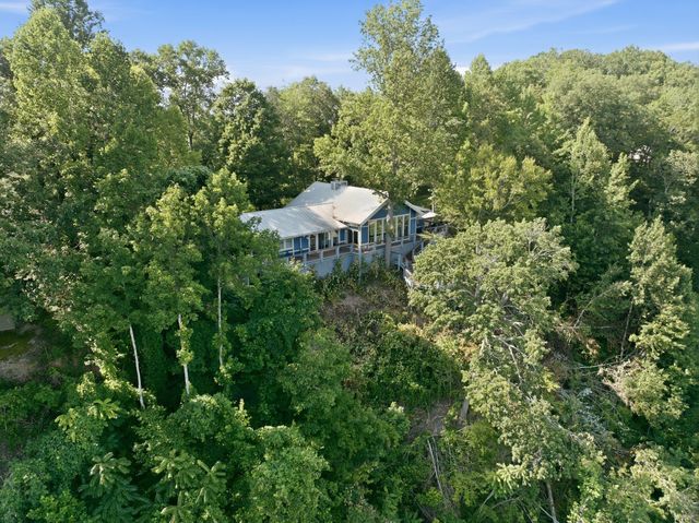 220 Summit Pointe Lane, Smithville, TN 37166