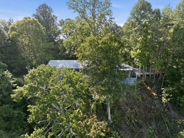 220 Summit Pointe Lane, Smithville, TN 37166