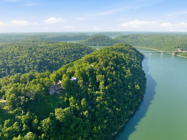 220 Summit Pointe Lane, Smithville, TN 37166