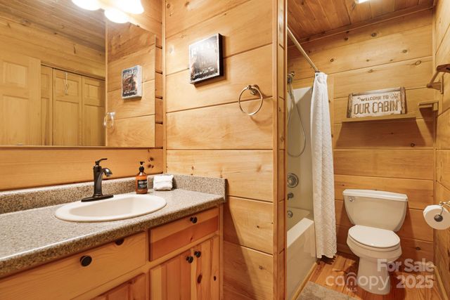 898 Morgan Hill Road, Black Mountain, NC 28711