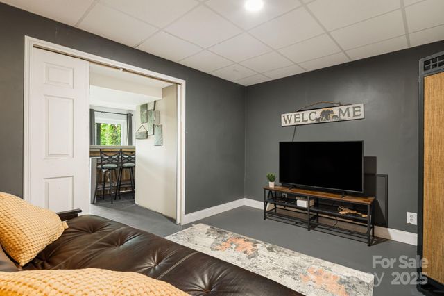 898 Morgan Hill Road, Black Mountain, NC 28711