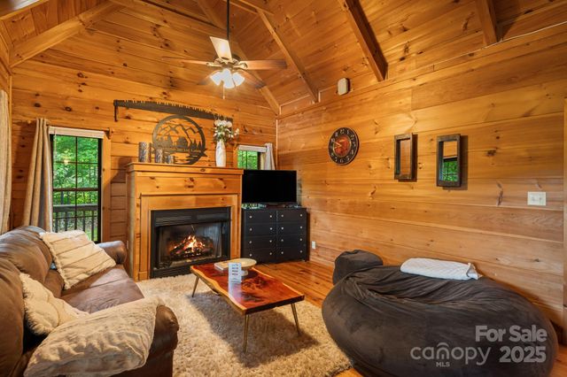 898 Morgan Hill Road, Black Mountain, NC 28711